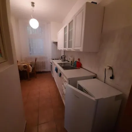 No 1 Lucni Vrch 11, *